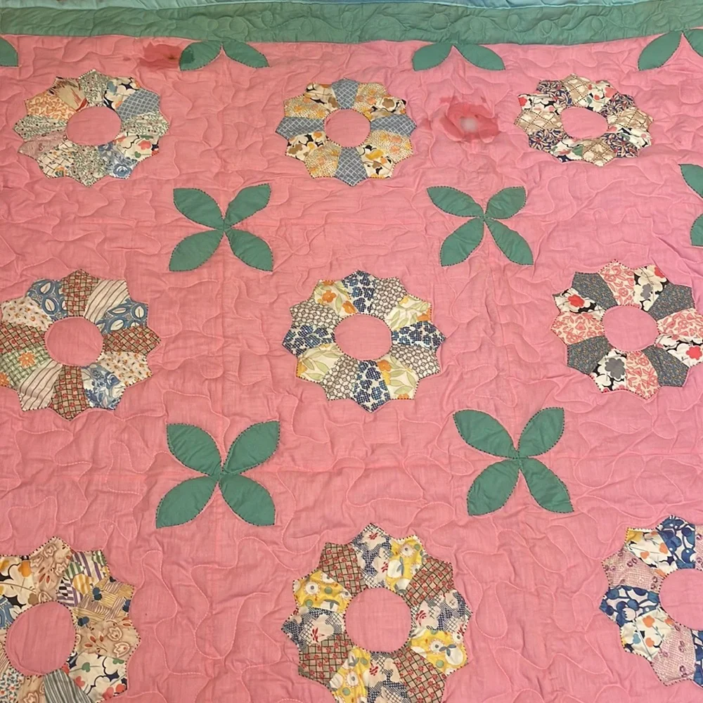Vintage quilt. - Picture 7 of 9